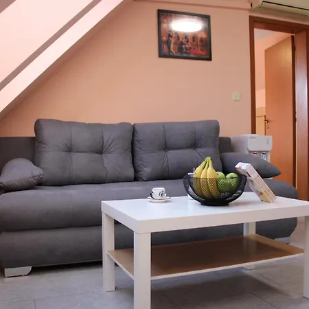 Niki Apartament *